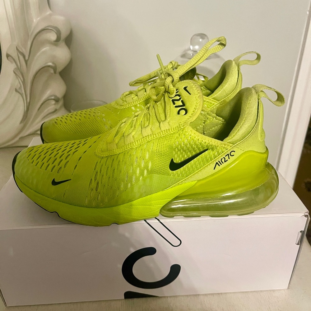 Women’s Nike AirMax (Atomic Green & Black)